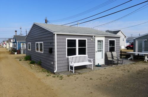 PG030 - 30 East Penguin Way