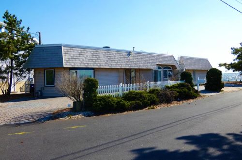 BV349 - 349 West Bayview Drive
